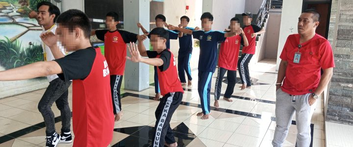Mengasah Kreativitas: Anak Binaan LPKA Bandung Berlatih Tari Tradisional