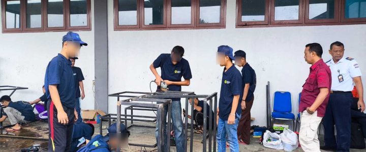 Pelatihan Welding: Anak Binaan LPKA Bandung Hasilkan Kursi